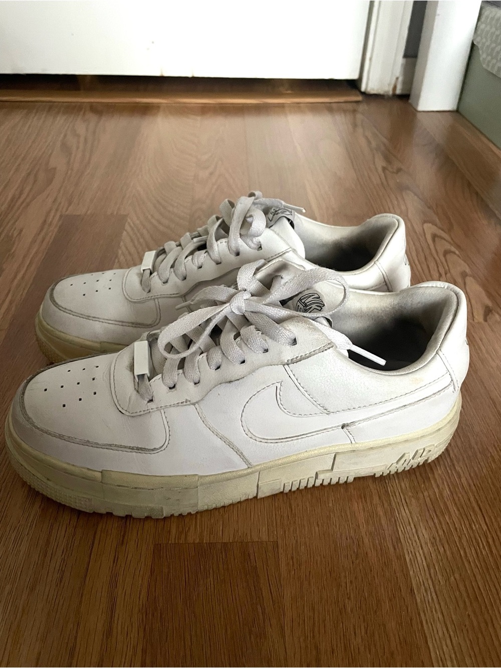 White Nike AF1 Size 8